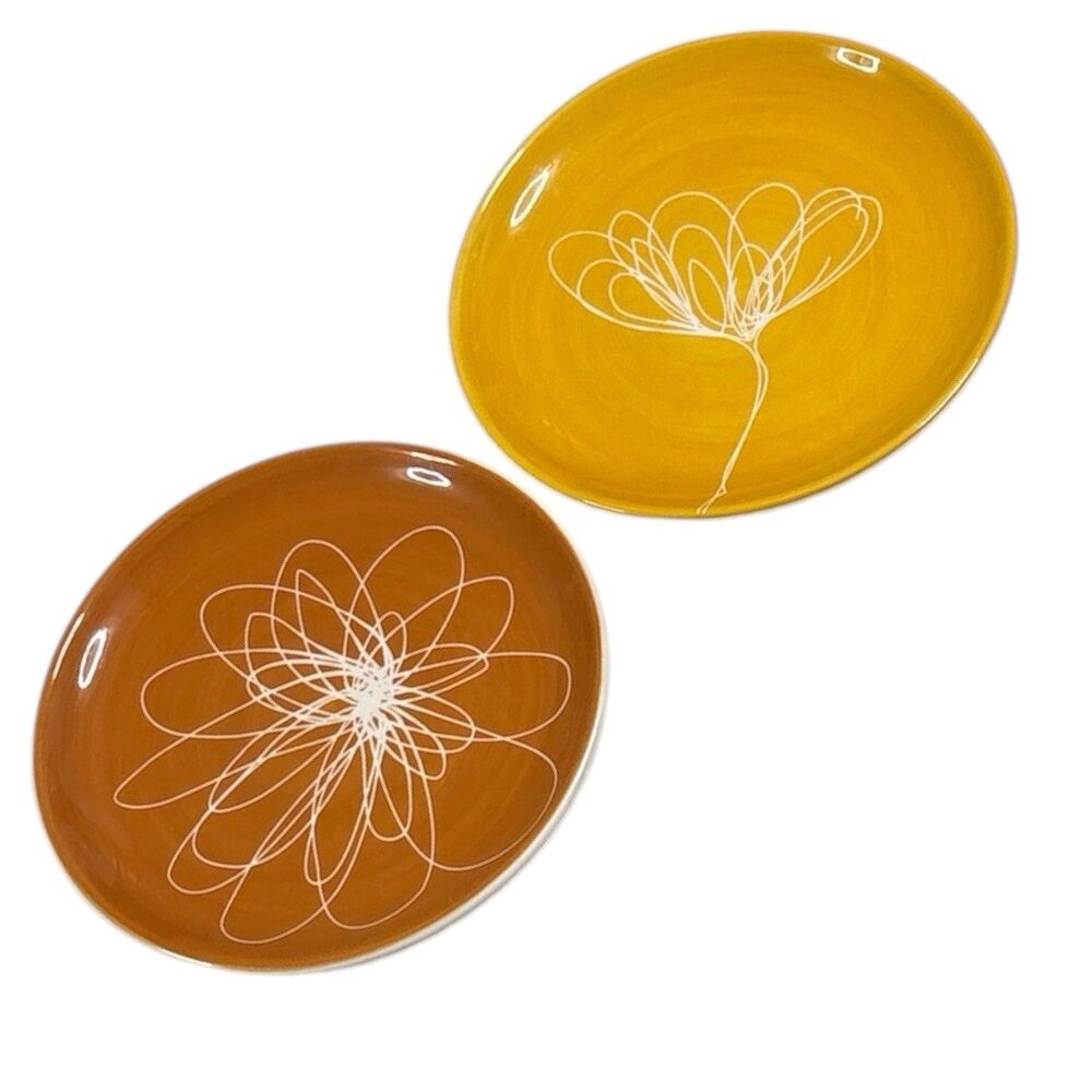 Set of 2 Tag Retro Syle Ceramic Floral Accent Plates 8.25 in. Yellow/Brown